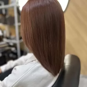 秋の装いに似合う、ナチュラルで柔らかな酸性ストレートの仕上がり。のサムネイル