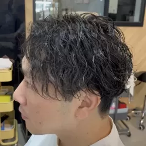 波打ツイストパーマでおしゃれな抜け感を☆のサムネイル